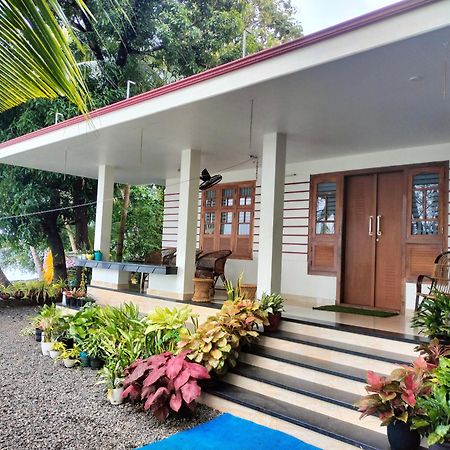 Green Island Homestay Riverside Kozhikode Exteriör bild