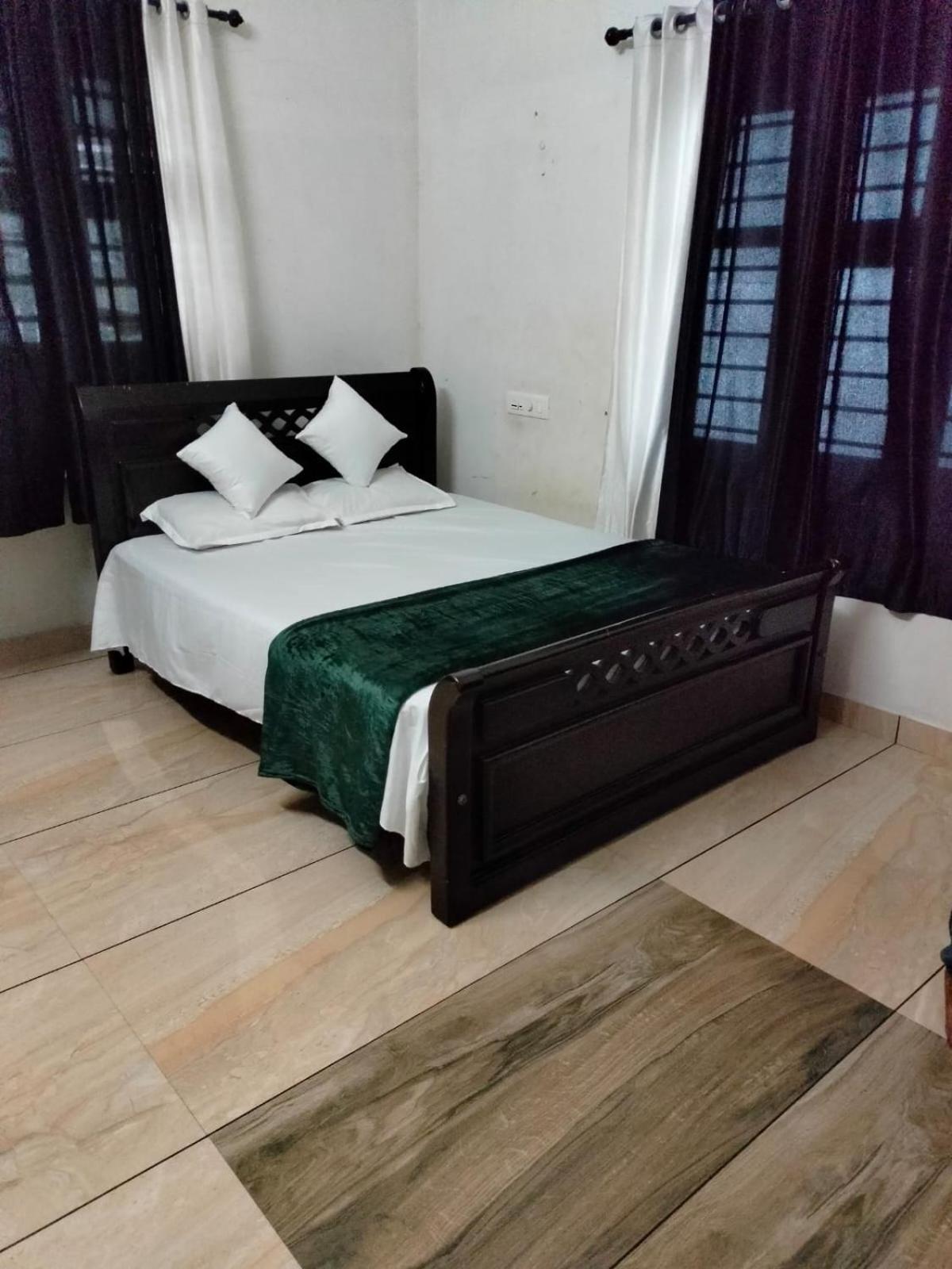 Green Island Homestay Riverside Kozhikode Exteriör bild