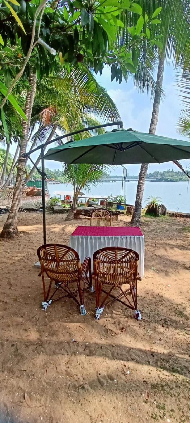 Green Island Homestay Riverside Kozhikode Exteriör bild
