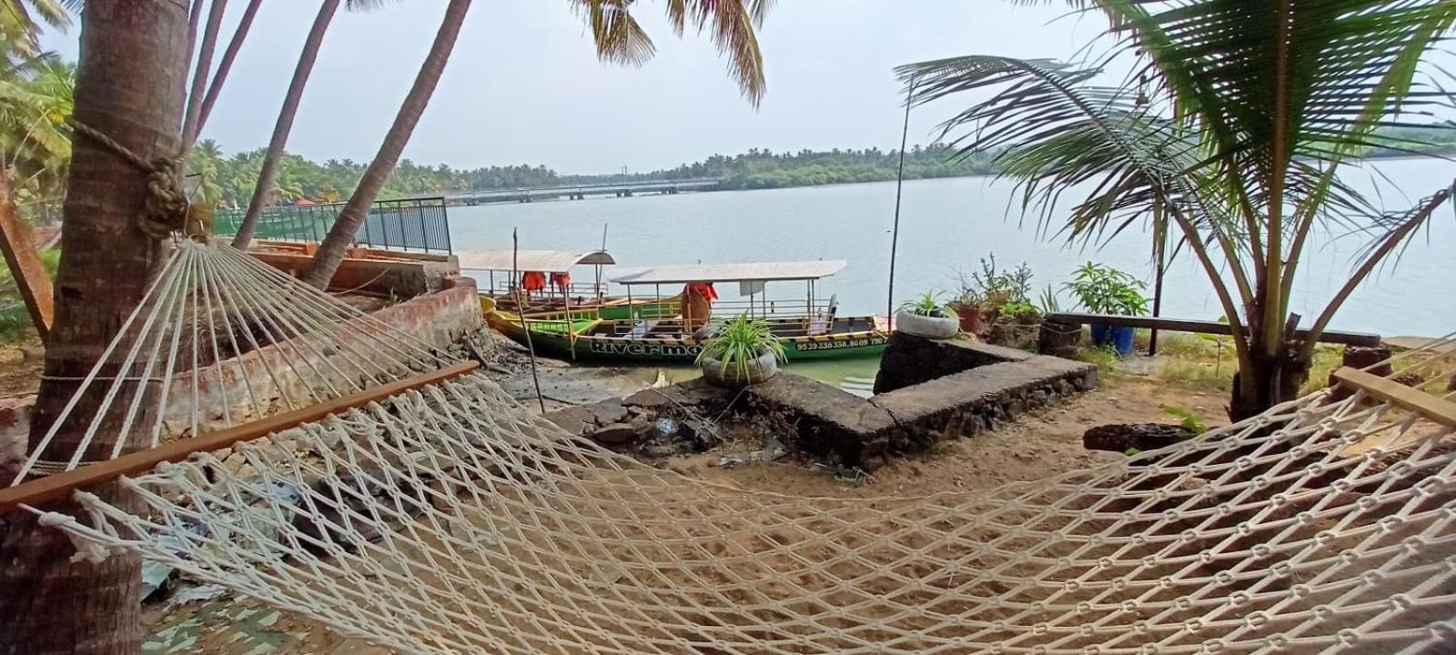 Green Island Homestay Riverside Kozhikode Exteriör bild